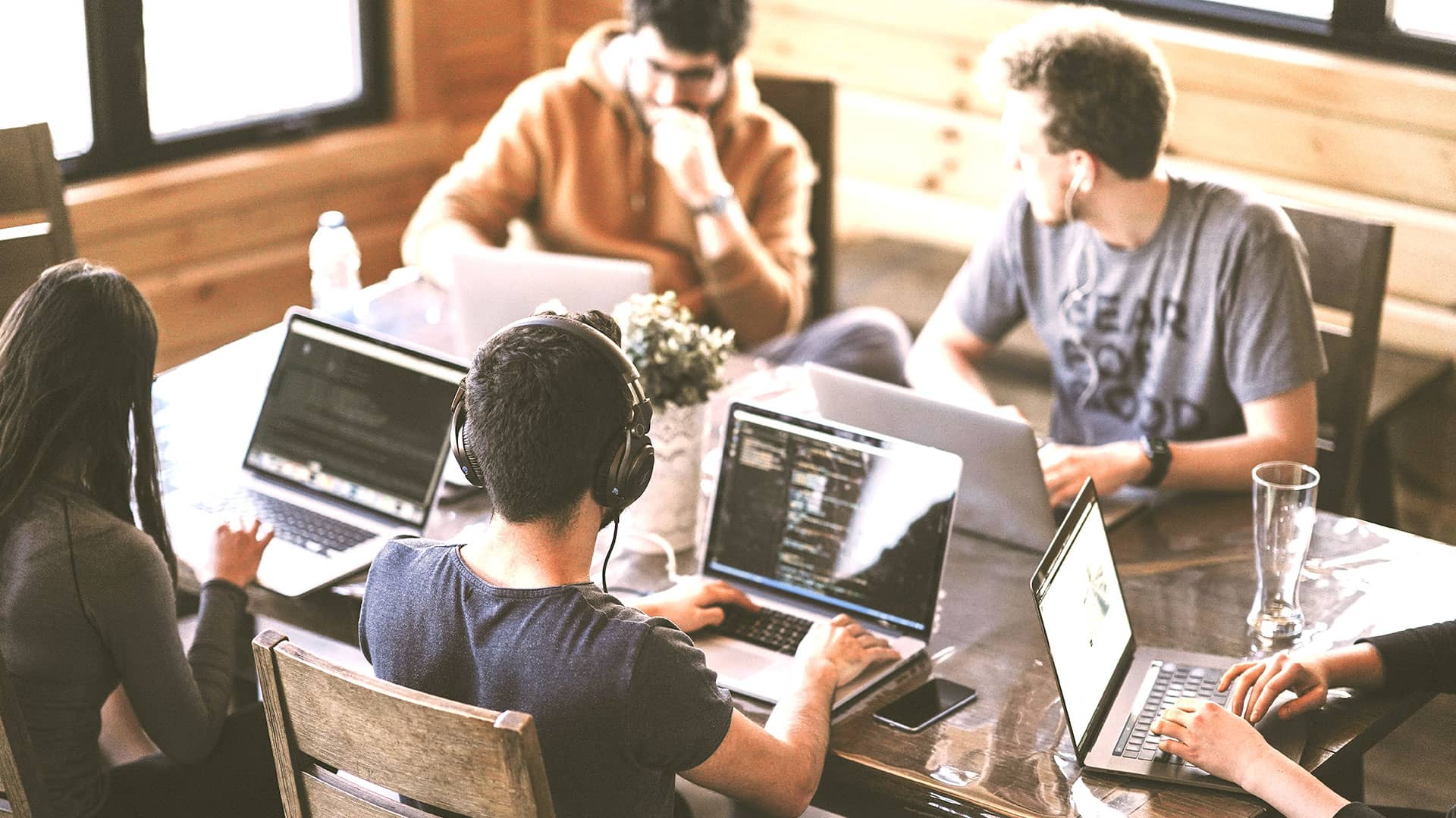 The EY Report 'Performance Reimagined': a Blueprint for ReplyFabric's Value Proposition